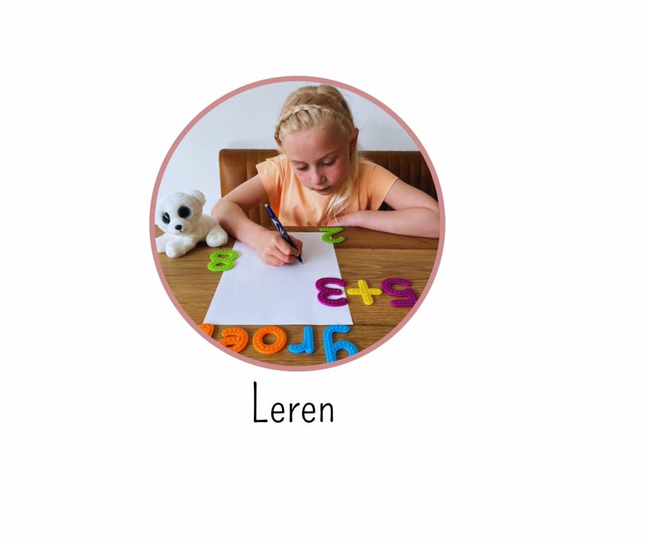 Foto van een lerend kind